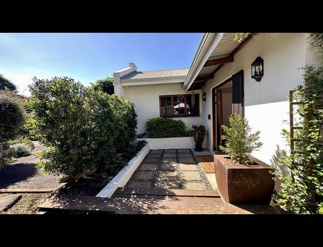 2 BEDROOM TOWNHOUSE FOR SALE IN HOWICK NORTH